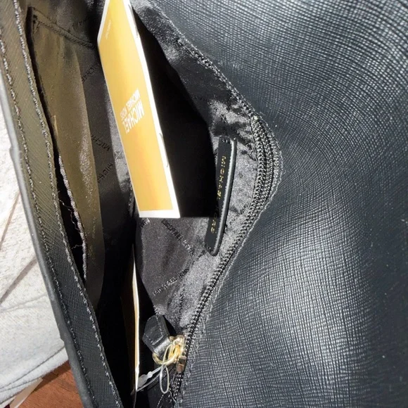 Michael Kors Jet Set Medium Envelope Clutch. - Picture 11 of 11